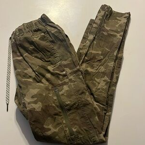 Men’s GEORGE GE Ripstop
Jogger Gray Pants Drawstring
Security Pocket